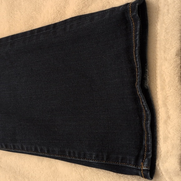 Rock & Republic Kassandra 8S short Blue Jeans and gold accents - Picture 3 of 15